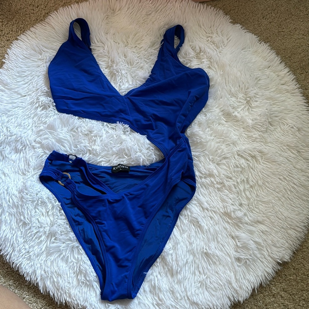 One piece swimsuit